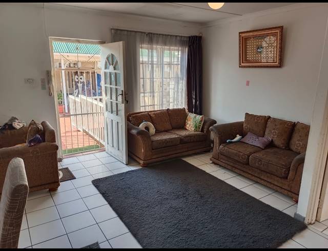 2 BEDROOM APARTMENT FOR SALE IN SCOTTSVILLE